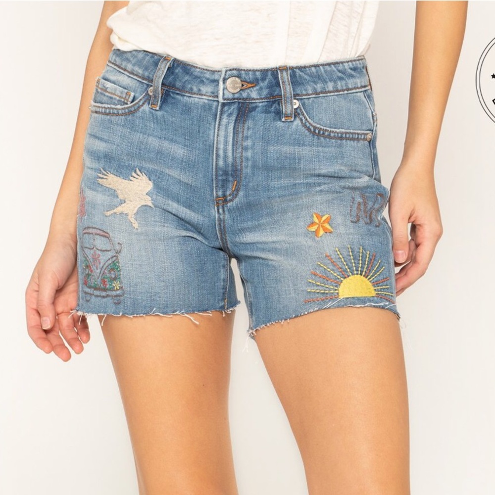 Miss Me Festival Ready denim shorts Sz 28